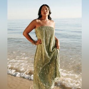 Brand new petal and pup green strapless floral pleated midi dress.